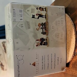 NIB Department 56 "Trick or Treat" Seasons Bay Series